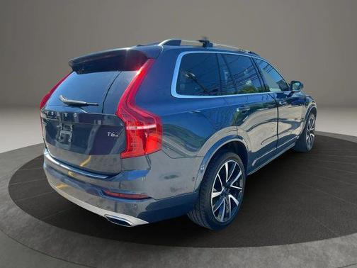 Blue 2018 Volvo XC90 T6 Momentum