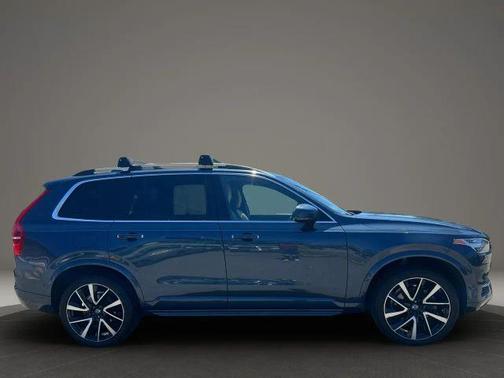 Blue 2018 Volvo XC90 T6 Momentum