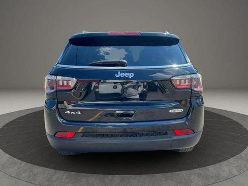 Black 2022 Jeep Compass Latitude