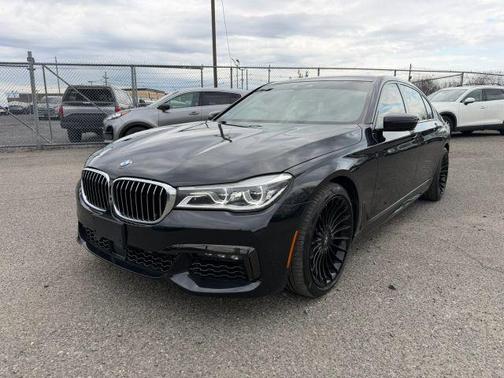 Black 2019 BMW 750 i xDrive