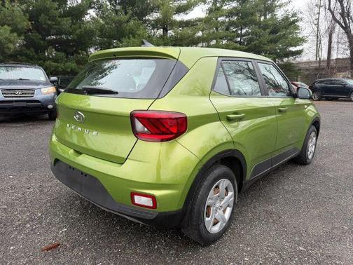 2020 Hyundai VENUE SE