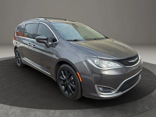 2018 Chrysler Pacifica Touring-L