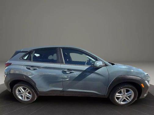 2022 Hyundai KONA SE