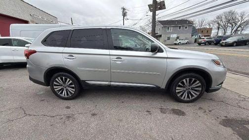 2019 Mitsubishi Outlander ES