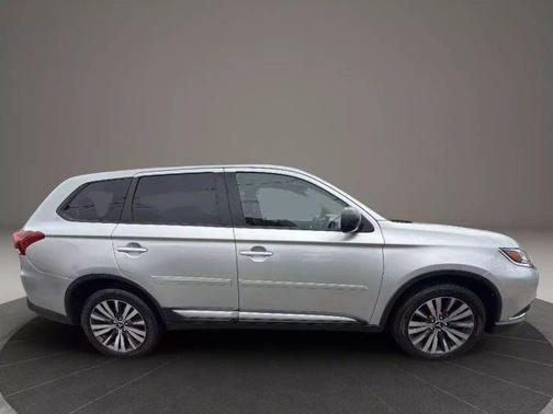 2019 Mitsubishi Outlander ES