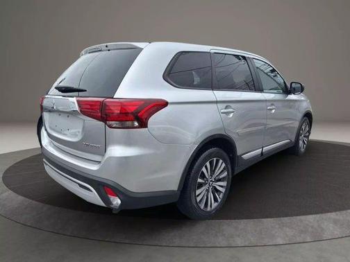 2019 Mitsubishi Outlander ES