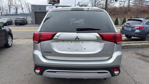 2019 Mitsubishi Outlander ES