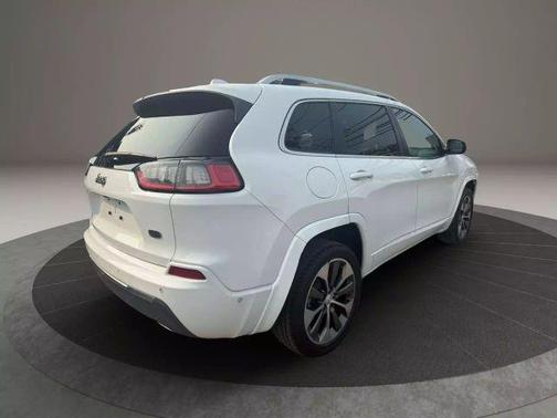 2019 Jeep Cherokee Overland
