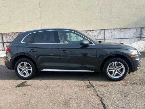 2018 Audi Q5 2.0T Premium Plus