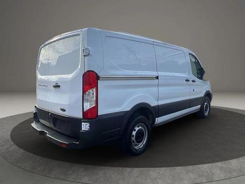 2018 Ford Transit-250 Base