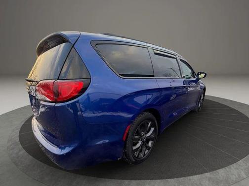 2019 Chrysler Pacifica Touring-L