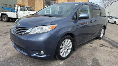 2013 Toyota Sienna XLE