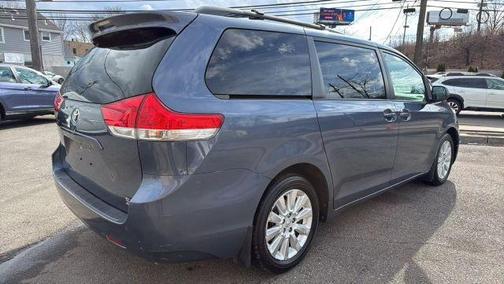 2013 Toyota Sienna XLE