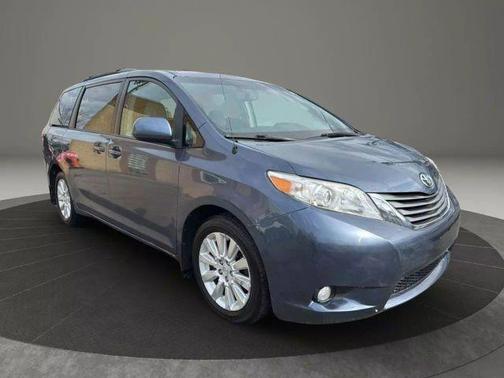 2013 Toyota Sienna XLE