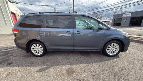 2013 Toyota Sienna XLE