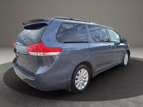 2013 Toyota Sienna XLE