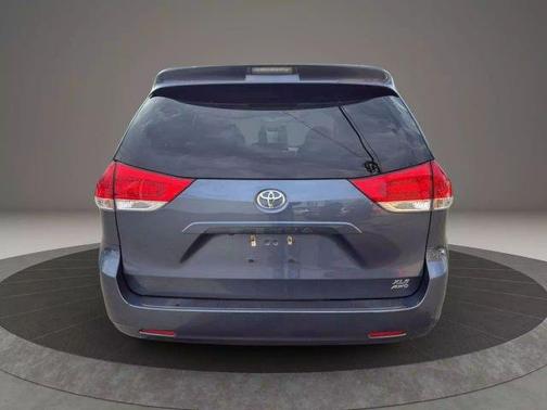 2013 Toyota Sienna XLE