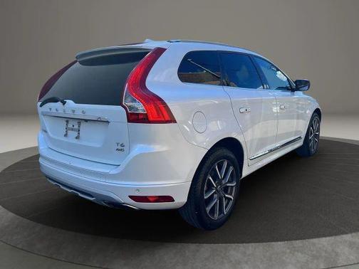 2017 Volvo XC60 T6 Dynamic