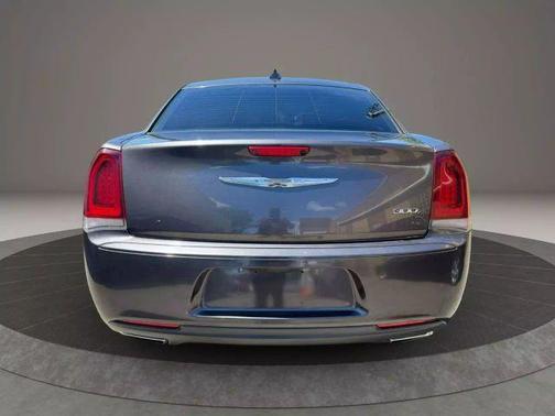 2018 Chrysler 300 S