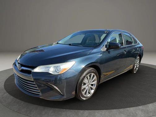 Gray 2016 Toyota Camry Hybrid XLE