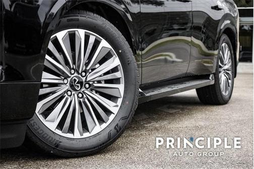 2025 INFINITI QX80 Luxe