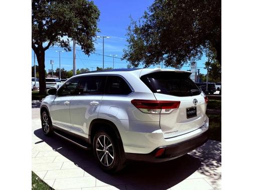 Blizzard Pearl 2019 Toyota Highlander XLE