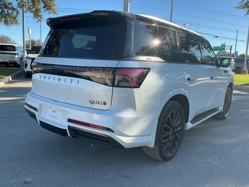 2t Radiant Whit 2026 INFINITI QX80 AUTOGRAPH