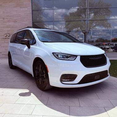 Bright White Clearcoat 2025 Chrysler Pacifica Limited