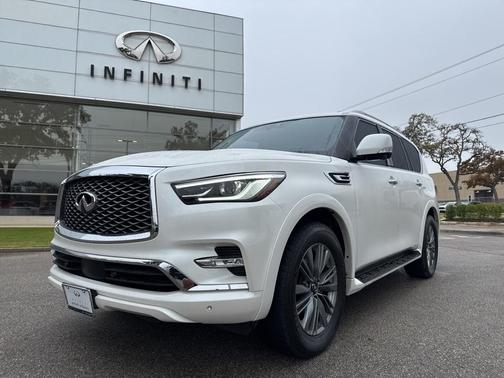 2022 INFINITI QX80 Luxe