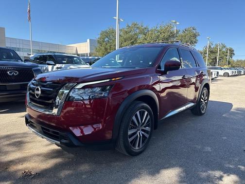 2024 Nissan Pathfinder Platinum