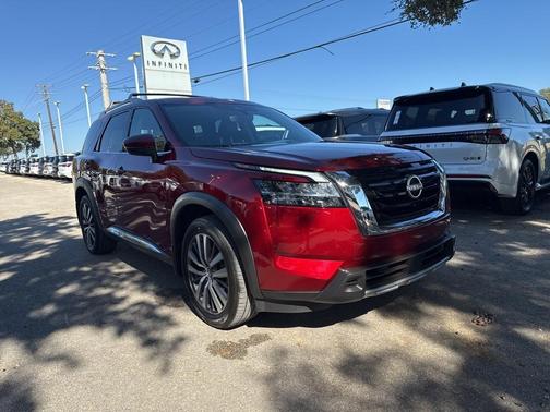 2024 Nissan Pathfinder Platinum