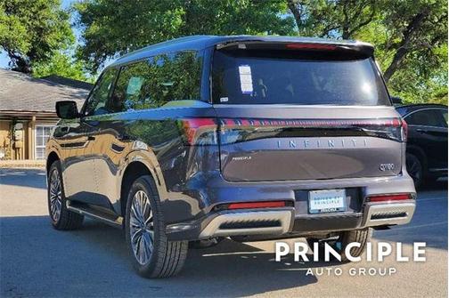 2025 INFINITI QX80 Luxe