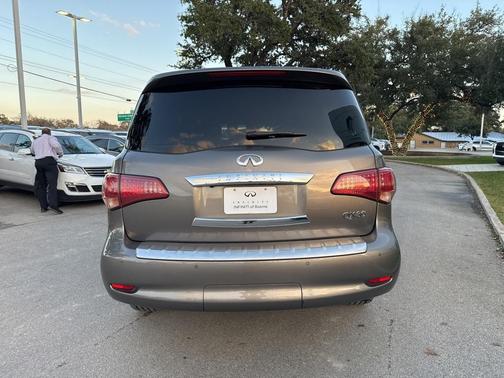 2016 INFINITI QX80 Base