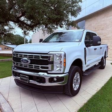 Oxford White 2026 Ford F-250 XLT