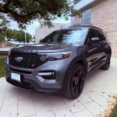 Gray Metallic 2023 Ford Explorer ST
