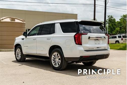 2022 GMC Yukon SLT