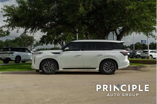 2025 INFINITI QX80 Luxe