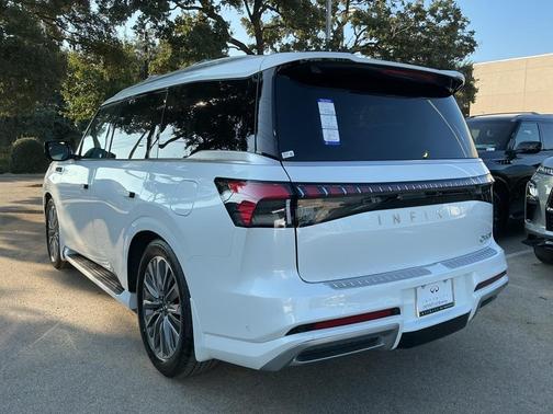2026 INFINITI QX80 Luxe