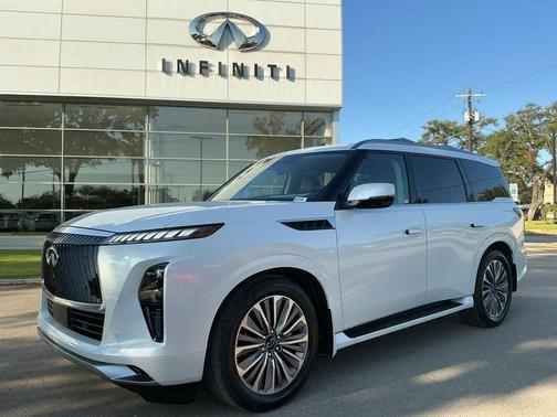 Radiant White 2026 INFINITI QX80 Luxe