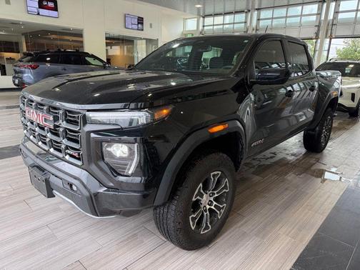 Onyx Black 2024 GMC Canyon AT4