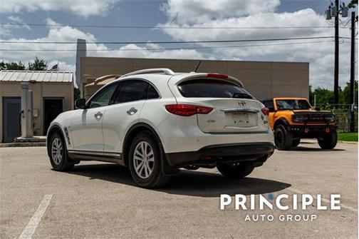 2016 INFINITI QX70 Base