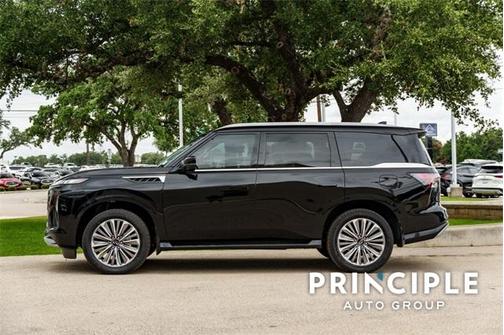 2025 INFINITI QX80 Luxe
