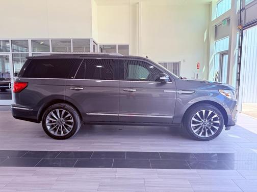 Magnetic Gray 2018 Lincoln Navigator Select