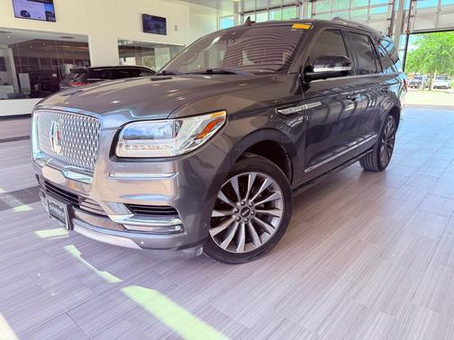 Magnetic Gray 2018 Lincoln Navigator Select