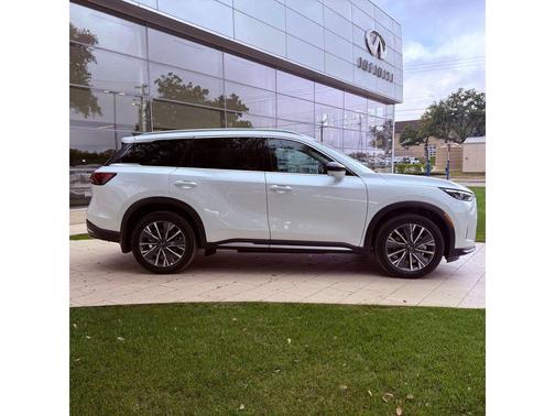 Radiant White 2026 INFINITI QX60 Luxe