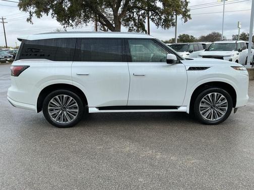 Radiant White 2026 INFINITI QX80 Luxe