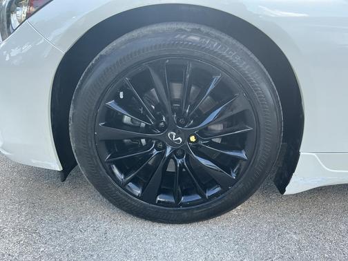 2024 INFINITI Q50 LUXE