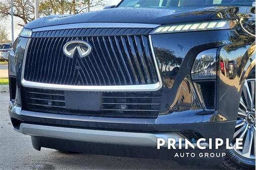 2025 INFINITI QX80 Luxe