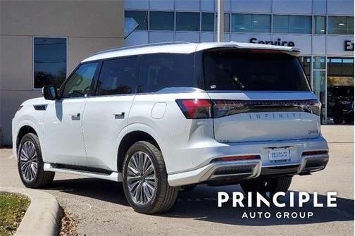 2025 INFINITI QX80 Luxe