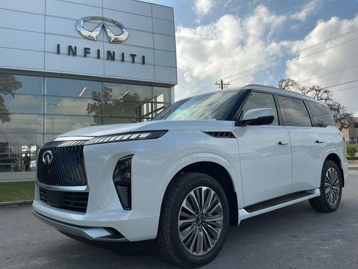 Radiant White 2026 INFINITI QX80 Luxe